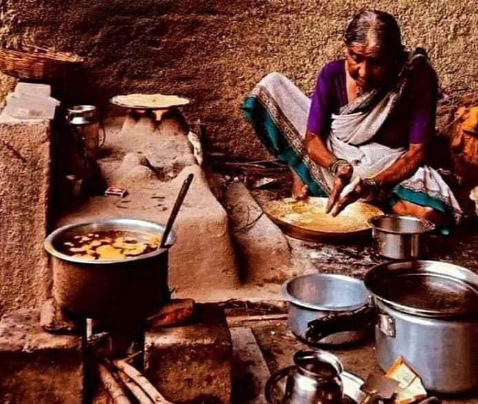 आधी हाताला चटके,मग मिळते भाकर