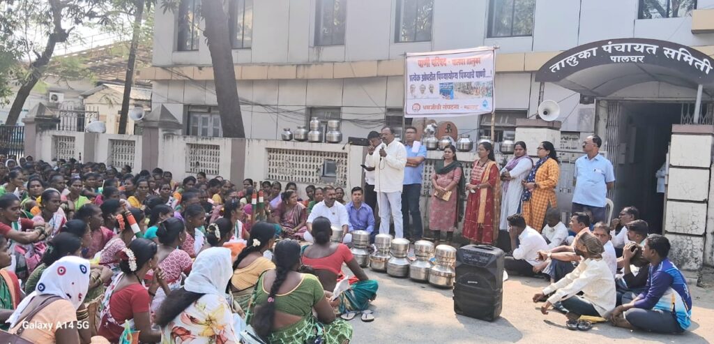 पालघर पंचायत समितीवर श्रमजीवीने काढला मोर्चा,