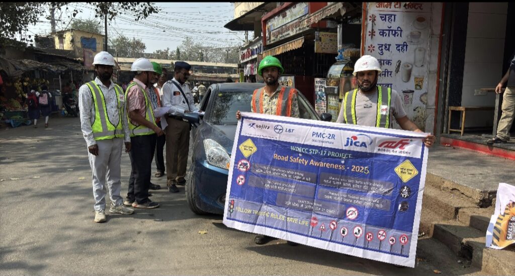 रस्ता सुरक्षा अभियानातून वाहनचालकांमध्ये जनजागृती,