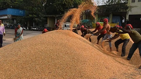 विजय गांगुर्डे सेवेतून बडतर्फ,२७ कोटीच्या वसुलीचे आदेश,