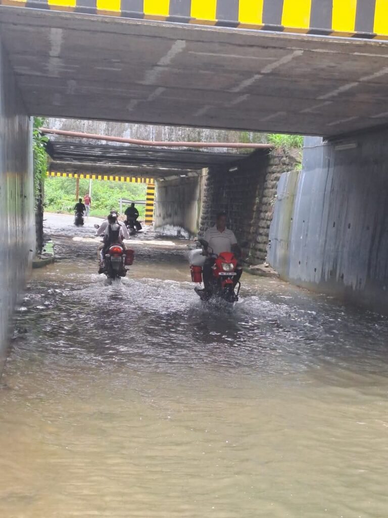 पर्यायी रस्त्याची दुरुस्ती न झाल्यास तीव्र आंदोलन,