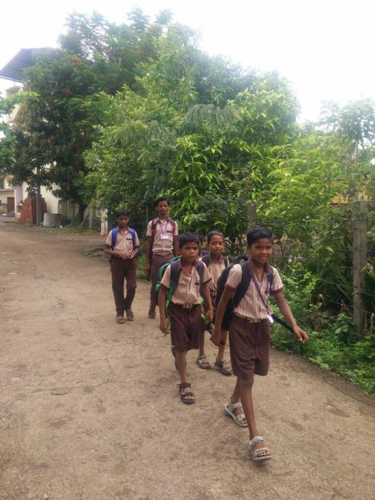 शिक्षण विभागाचा ” पायपोस त्यांच्याच पायात नाही,” …