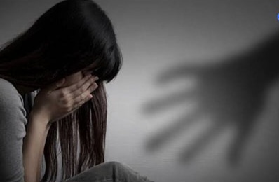 लग्नाचे आमिष दाखवून अल्पवयीन मुलीचे शारीरिक शोषण,