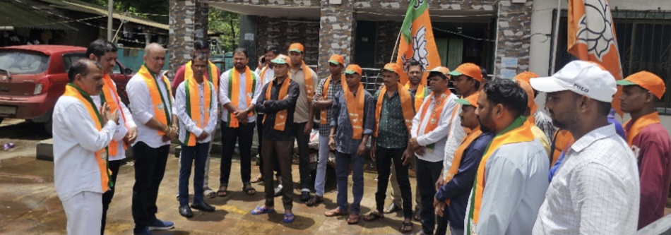 माकपच्या कार्यकर्त्यांचा भाजपमध्ये प्रवेश,