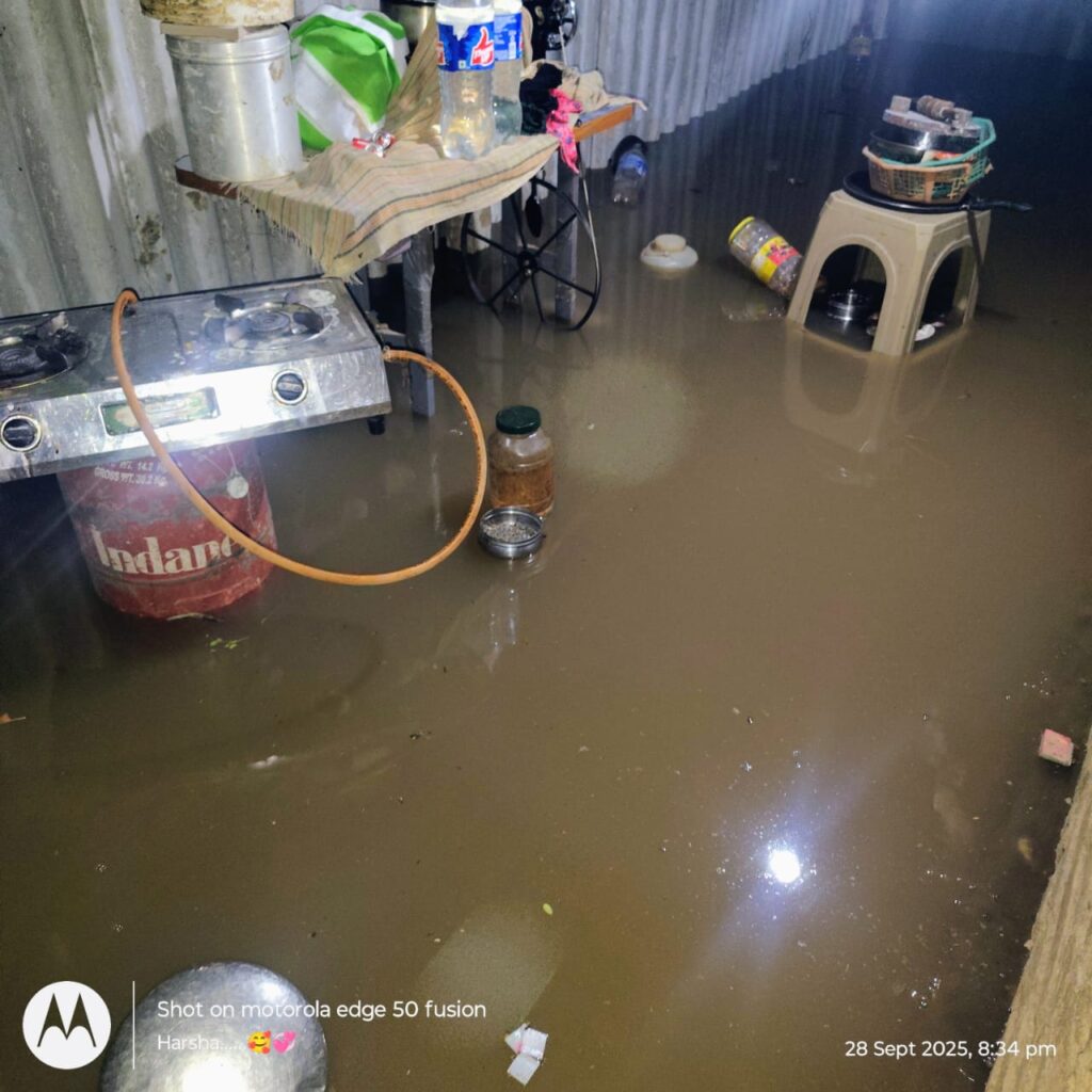 कुर्जे धरणातून पाण्याचा विसर्ग ; ८५ घरांचे नुकसान,