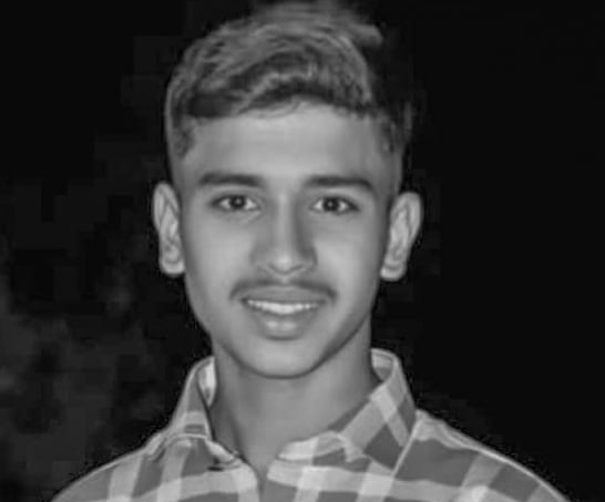 वाडा येथे खड्ड्याने घेतला तरुणाचा बळी,