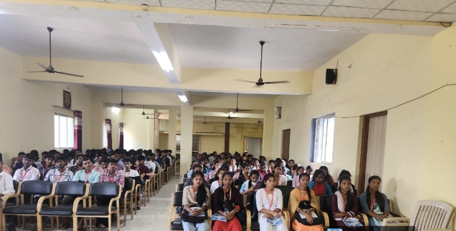 विद्यार्थ्यांनी वाचनाची संवय लावावी – प्रा. डॉ. राजपूत,