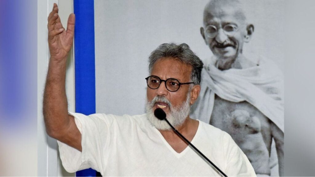 तरुणासोबत वकीलही रस्त्यावर उतरले ; साडेतीन हजार तरुण व १०० वकील अटकेत,